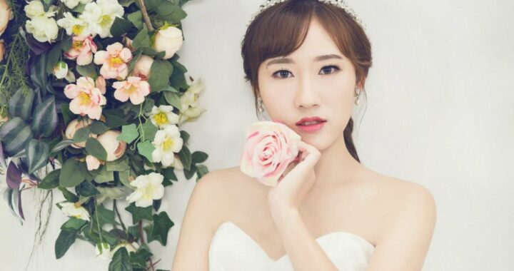 The Beauty Products Chrissy Teigen Can’t Travel Without